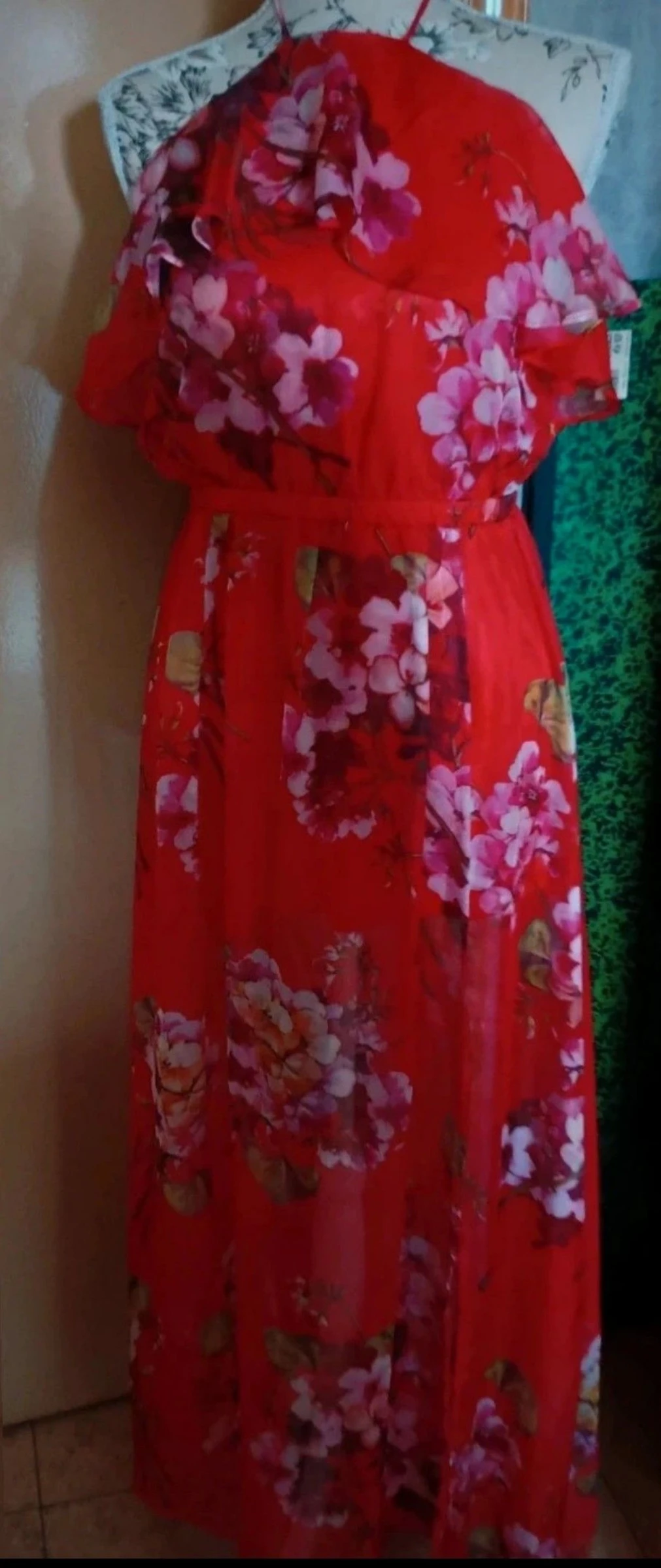 Pretty Little Thing, elegante vestido con pantalones cortos incorporados – photo 2